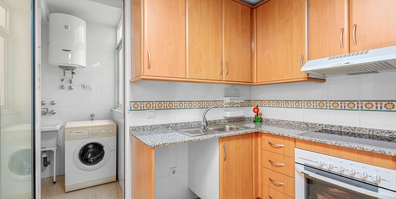 Resale - Apartment / flat -
Torrevieja - Torrevieja - Centre