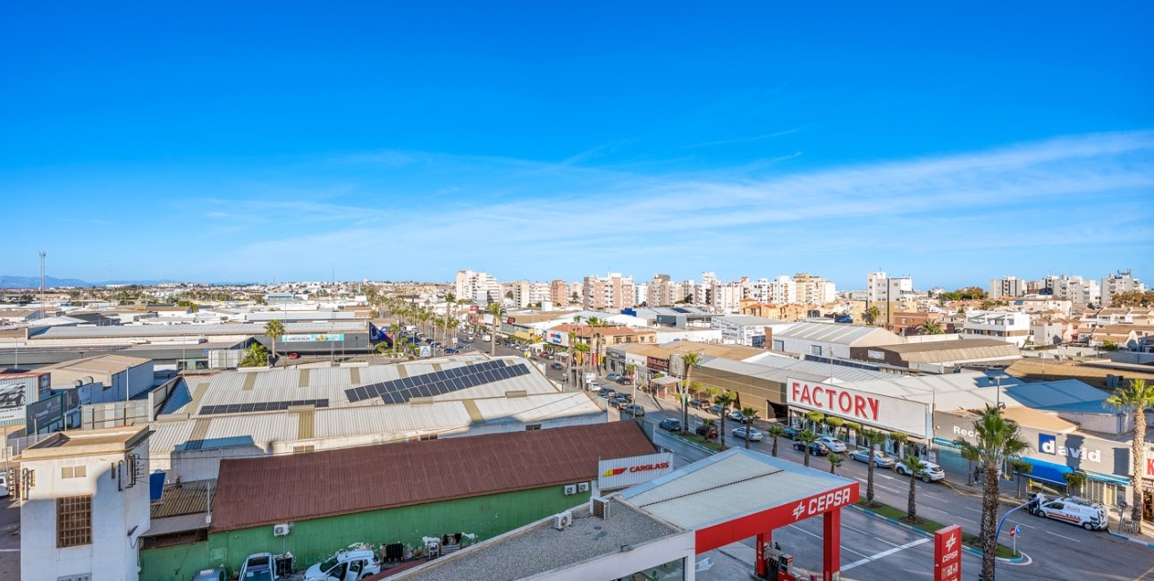 Resale - Apartment / flat -
Torrevieja - Torrevieja - Centre