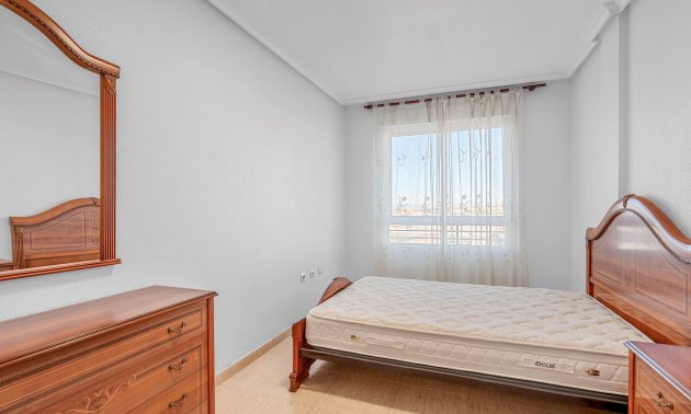 Resale - Apartment / flat -
Torrevieja - Torrevieja - Centre