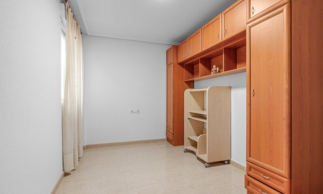 Resale - Apartment / flat -
Torrevieja - Torrevieja - Centre