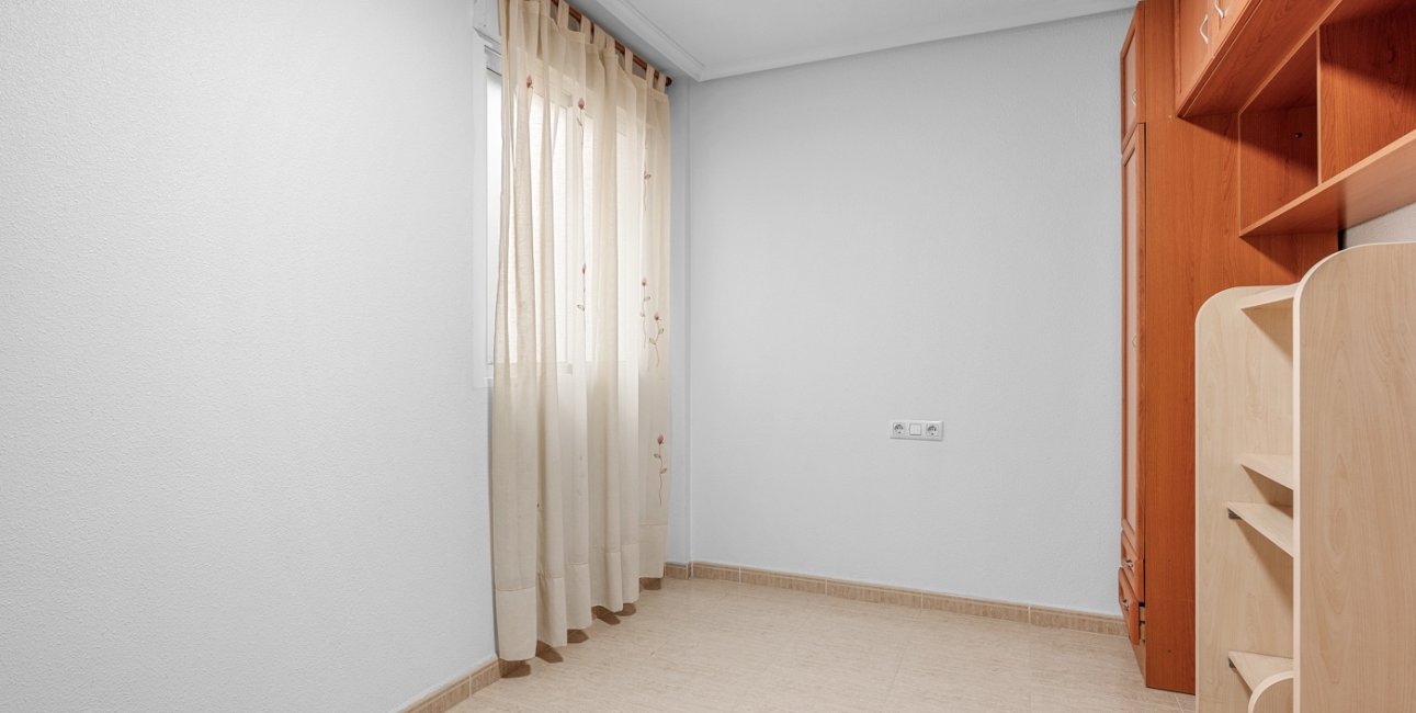 Resale - Apartment / flat -
Torrevieja - Torrevieja - Centre