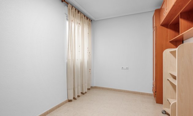 Resale - Apartment / flat -
Torrevieja - Torrevieja - Centre