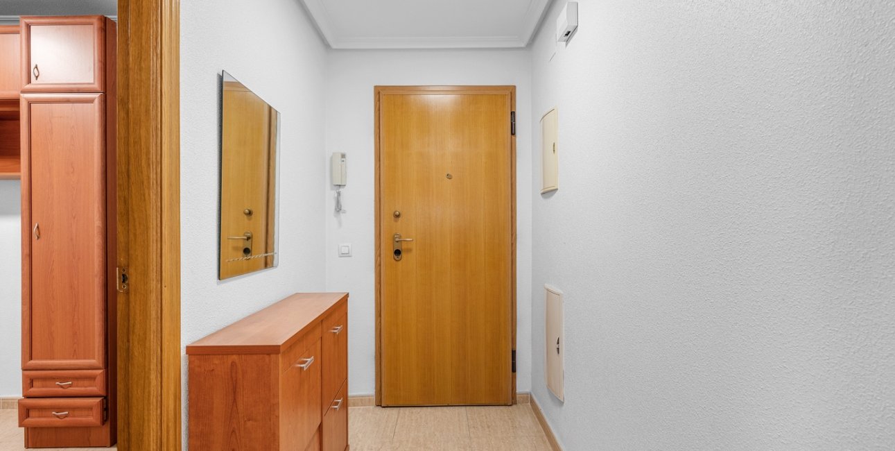 Resale - Apartment / flat -
Torrevieja - Torrevieja - Centre