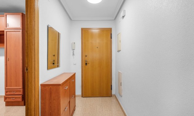 Resale - Apartment / flat -
Torrevieja - Torrevieja - Centre