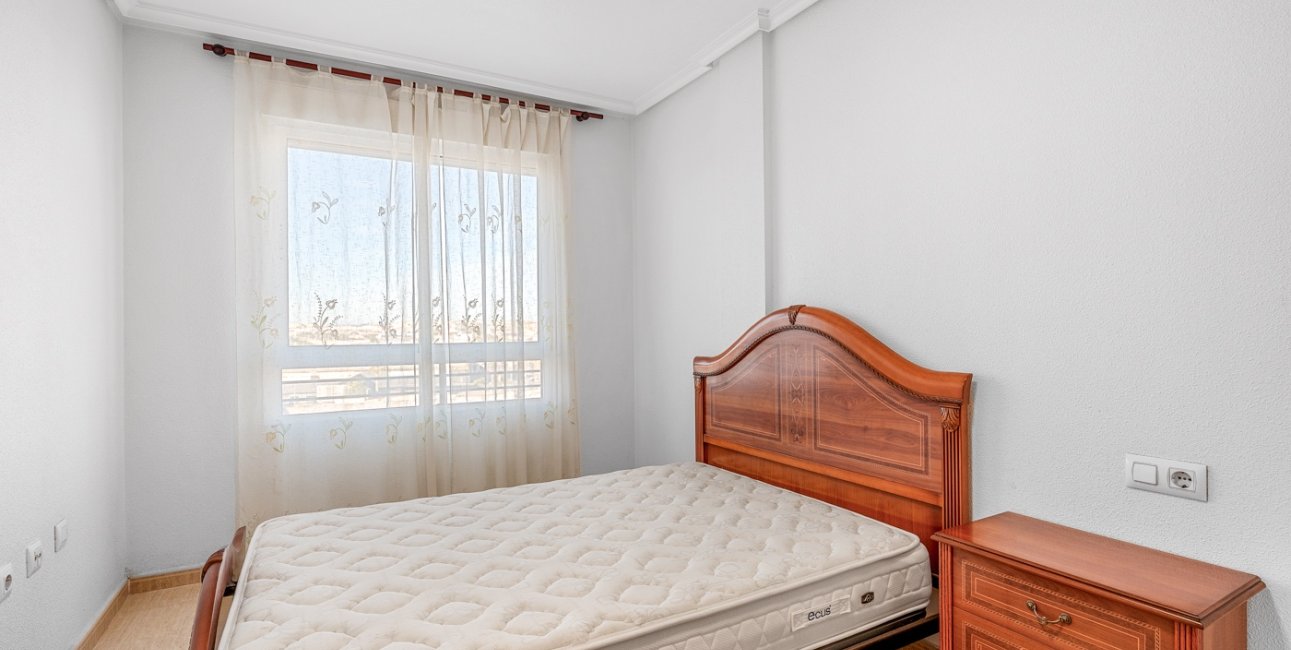 Resale - Apartment / flat -
Torrevieja - Torrevieja - Centre