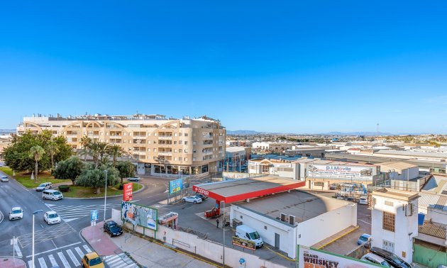 Resale - Apartment / flat -
Torrevieja - Torrevieja - Centre