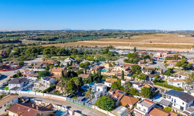 Rynek wtórny - Willa -
Orihuela Costa - Dehesa de Campoamor