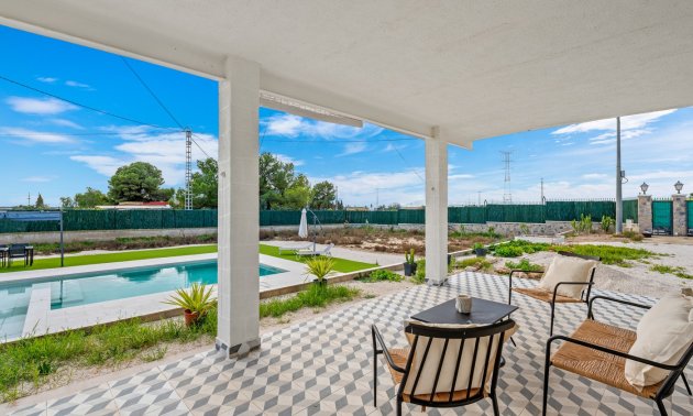 Resale - Country House -
Elche - Elche - Country