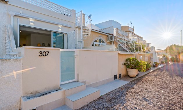 Resale - Bungalow -
Torrevieja - El Chaparral