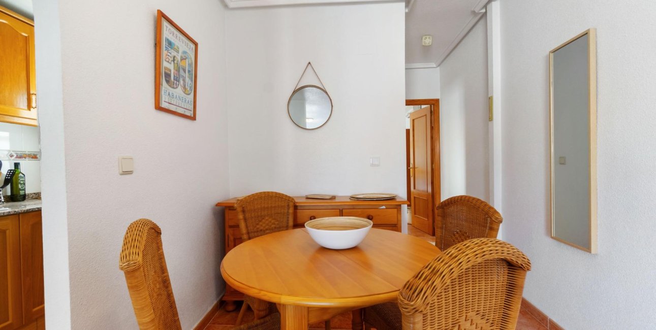 Reventa - Apartamento / piso -
Torrevieja - Torrevieja - Centre