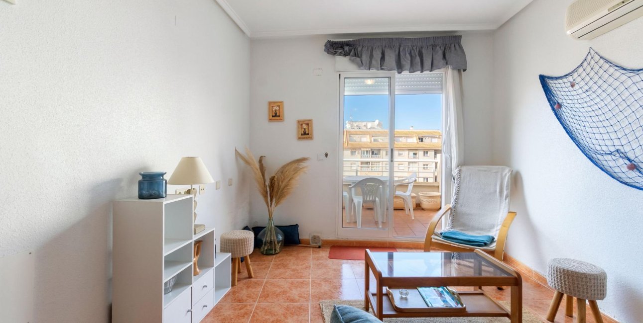 Reventa - Apartamento / piso -
Torrevieja - Torrevieja - Centre