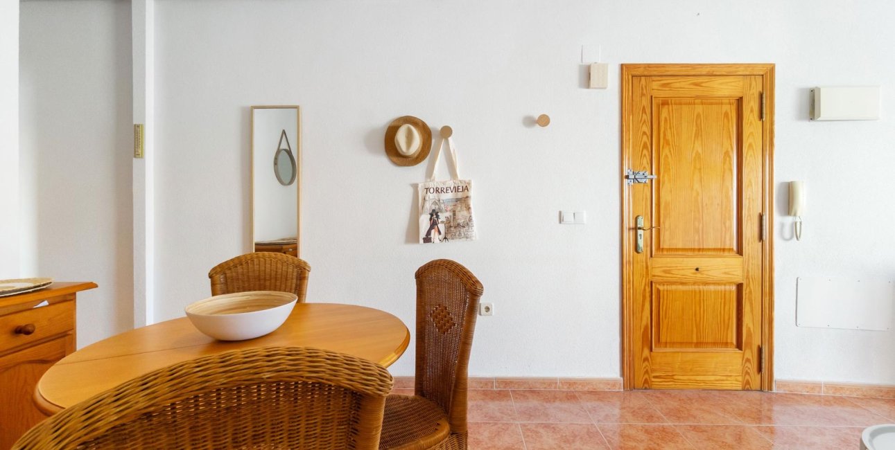 Reventa - Apartamento / piso -
Torrevieja - Torrevieja - Centre