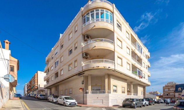Reventa - Apartamento / piso -
Torrevieja - Torrevieja - Centre