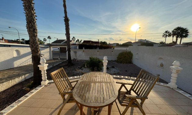 Resale - Villa -
Torrevieja - San Luis - Chaparal