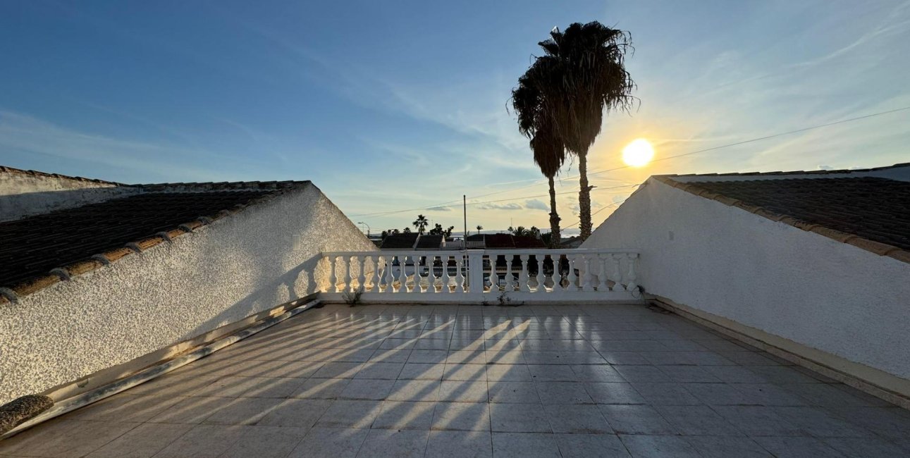 Resale - Villa -
Torrevieja - San Luis - Chaparal