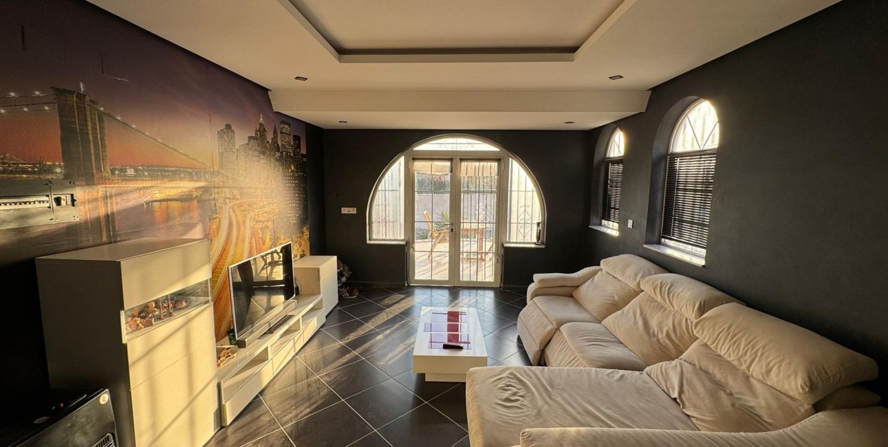 Resale - Villa -
Torrevieja - San Luis - Chaparal