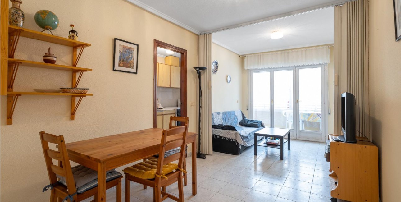 Resale - Apartment / flat -
Torrevieja - Centro