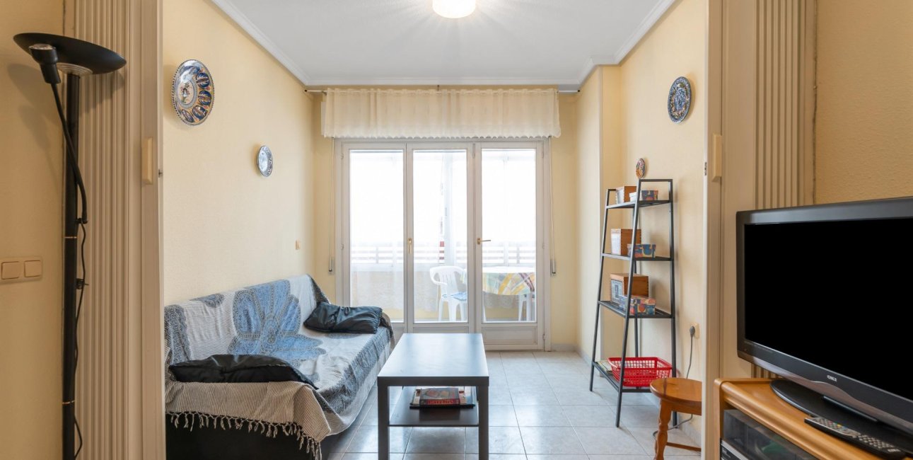 Resale - Apartment / flat -
Torrevieja - Centro