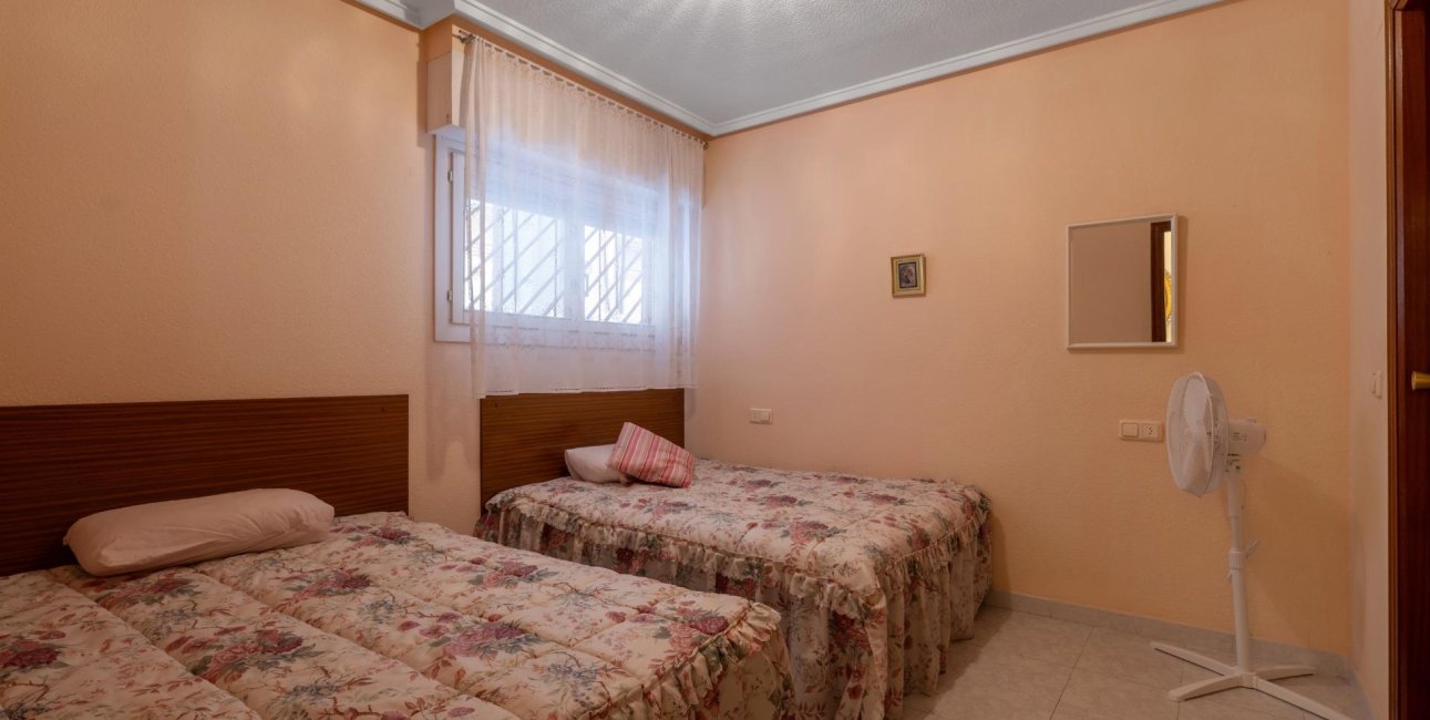 Resale - Apartment / flat -
Torrevieja - Centro