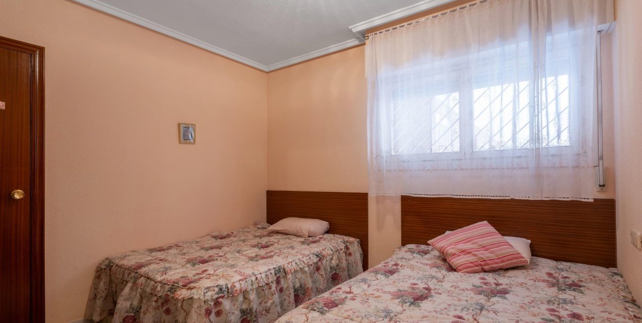 Resale - Apartment / flat -
Torrevieja - Centro