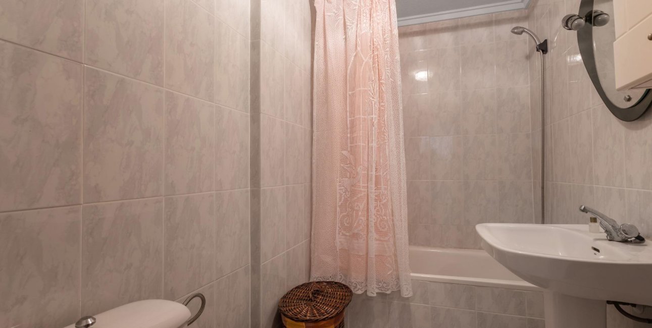 Resale - Apartment / flat -
Torrevieja - Centro