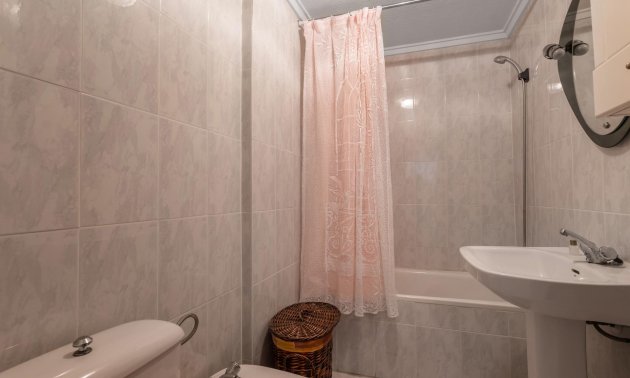 Resale - Apartment / flat -
Torrevieja - Centro