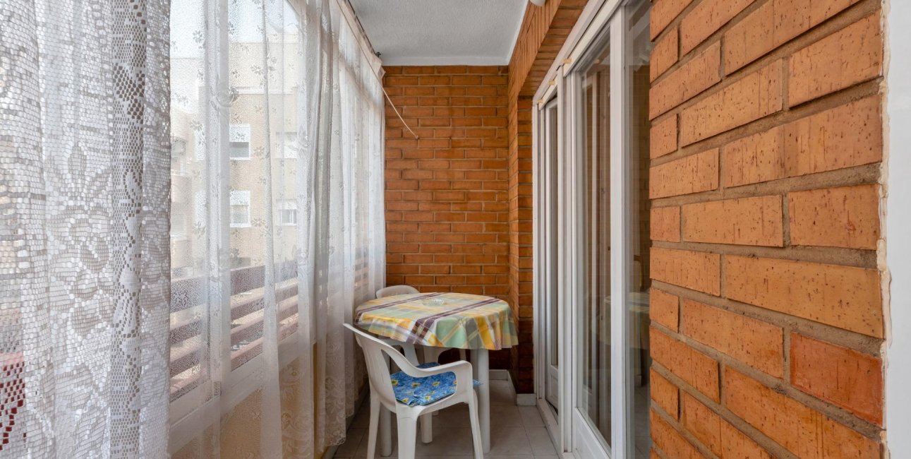 Resale - Apartment / flat -
Torrevieja - Centro