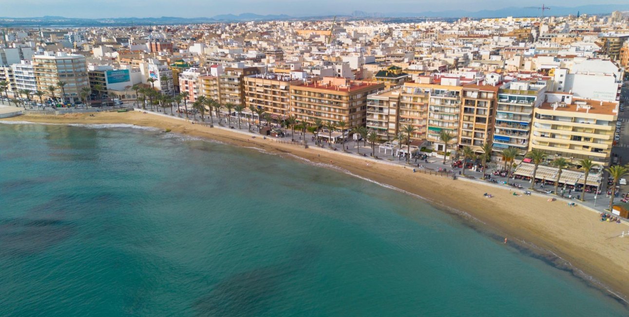 Resale - Apartment / flat -
Torrevieja - Centro