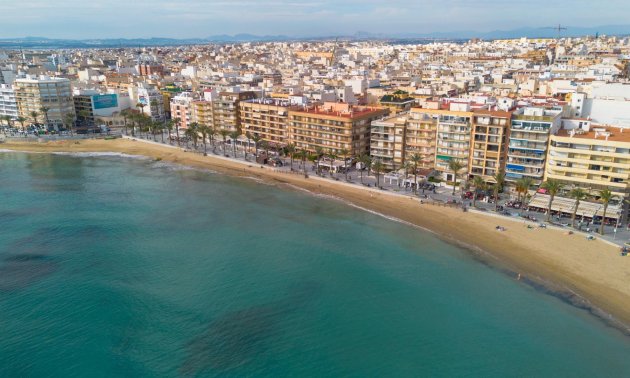 Resale - Apartment / flat -
Torrevieja - Centro