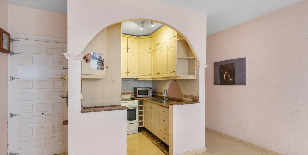 Resale - Apartment / flat -
Torrevieja - Paseo maritimo