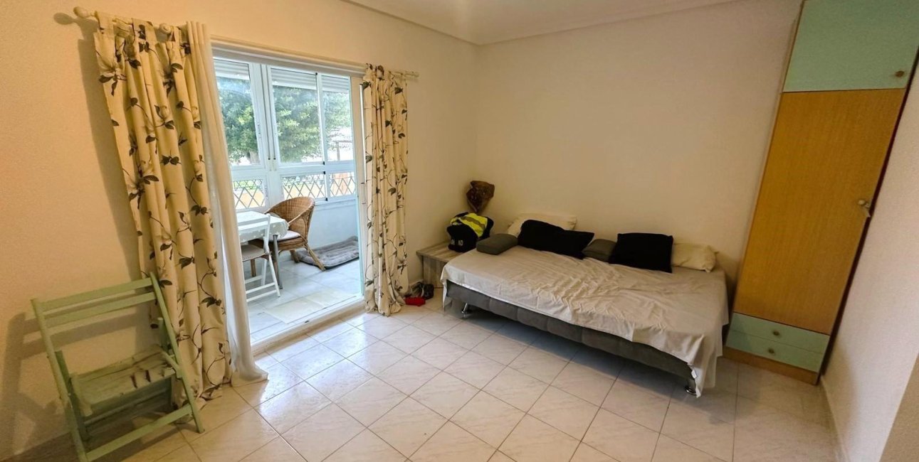 Reventa - Apartamento / piso -
Torrevieja - La Mata