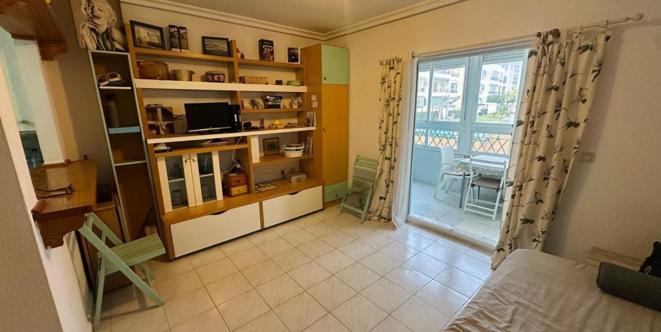 Reventa - Apartamento / piso -
Torrevieja - La Mata