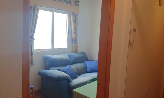 Reventa - Ático -
Torrevieja - Estacion de autobuses