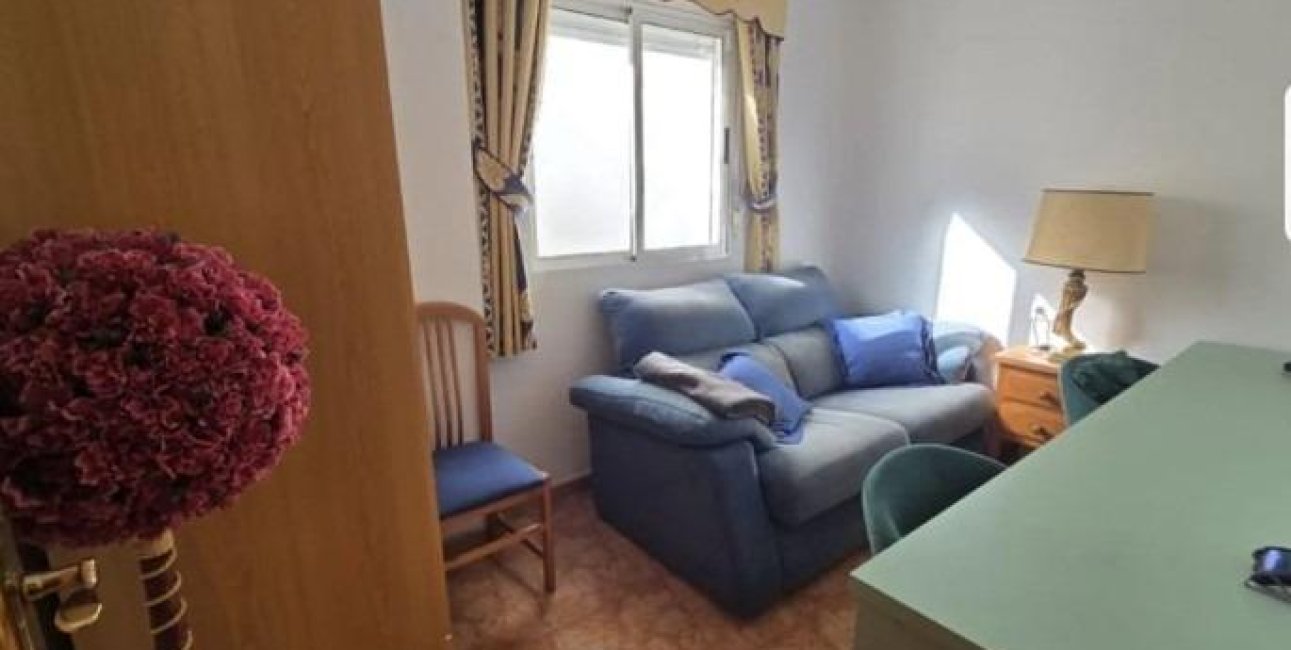 Reventa - Ático -
Torrevieja - Estacion de autobuses