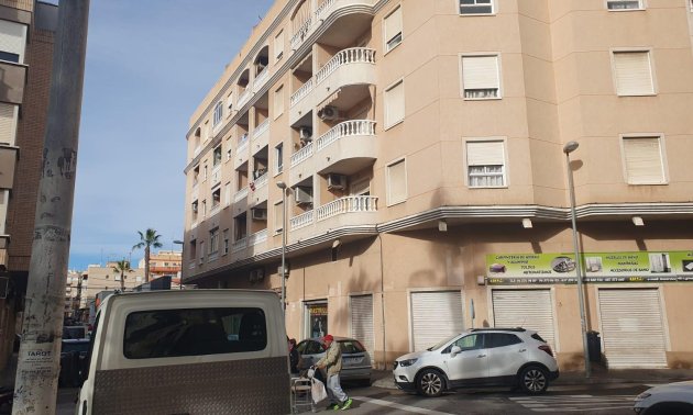 Reventa - Ático -
Torrevieja - Estacion de autobuses