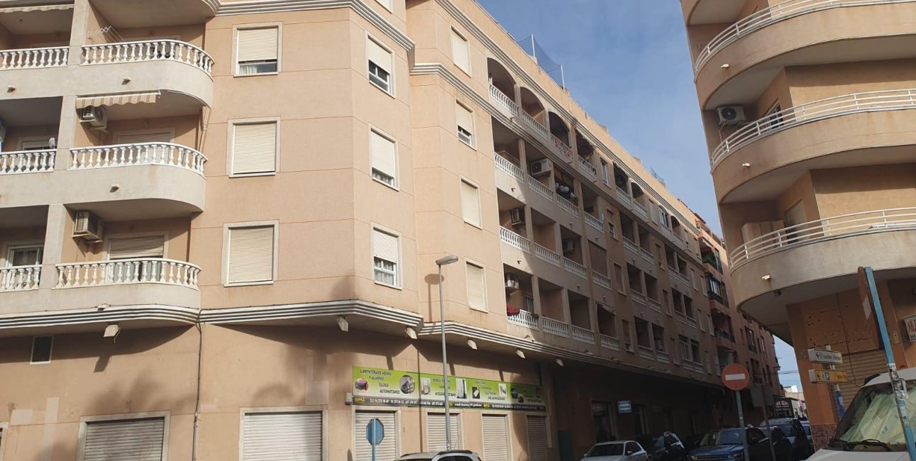 Reventa - Ático -
Torrevieja - Estacion de autobuses