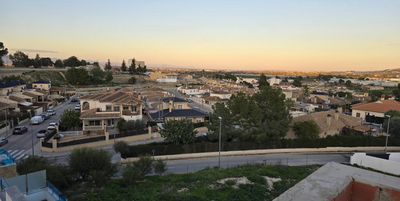 Rynek pierwotny - Dom Szeregowy -
Bigastro - pueblo