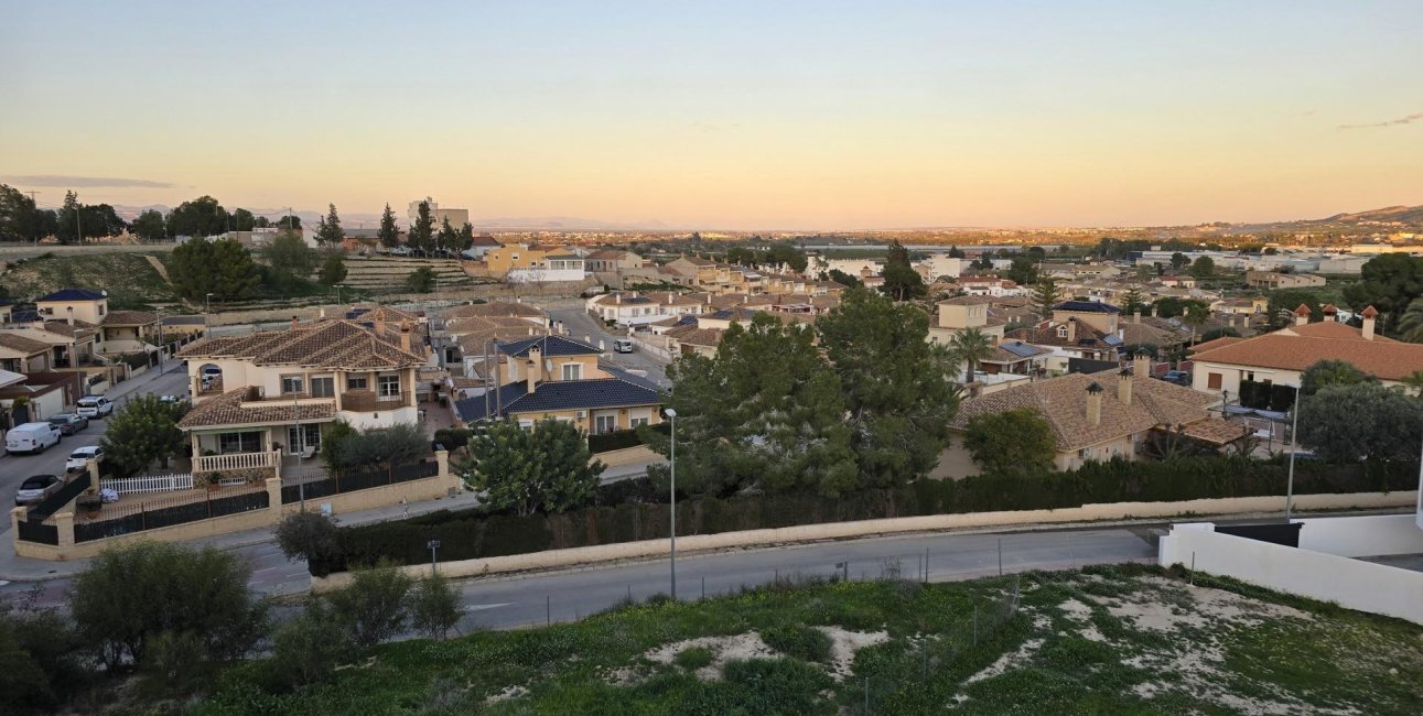 Rynek pierwotny - Dom Szeregowy -
Bigastro - pueblo