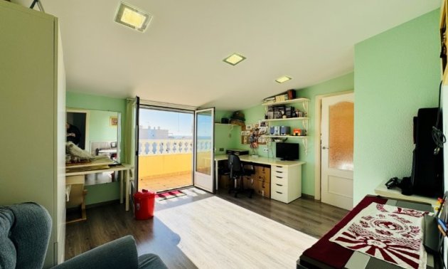 Resale - Penthouse -
Torrevieja - Alanis