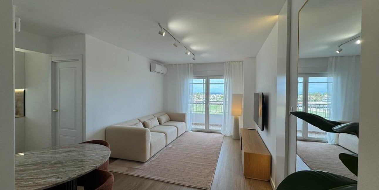 Resale - Apartment / flat -
Torrevieja - Punta prima