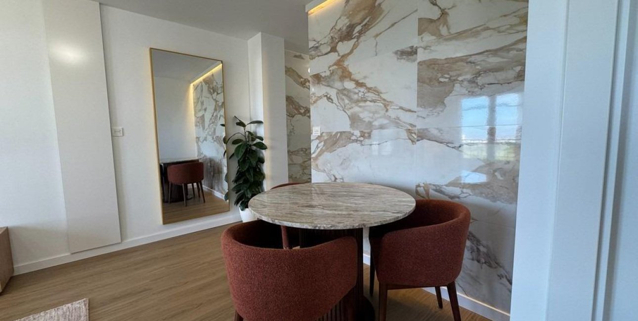 Resale - Apartment / flat -
Torrevieja - Punta prima