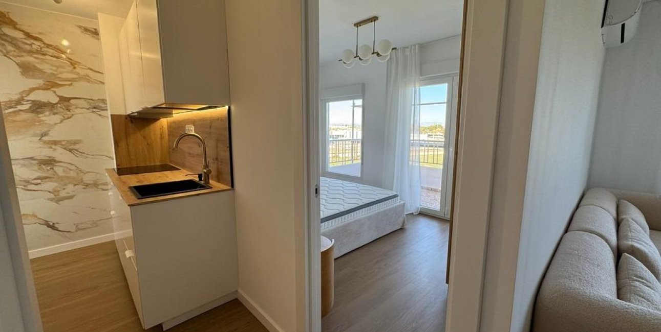 Resale - Apartment / flat -
Torrevieja - Punta prima