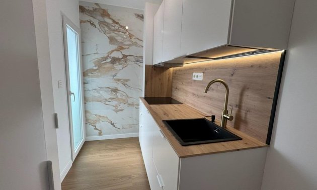 Resale - Apartment / flat -
Torrevieja - Punta prima