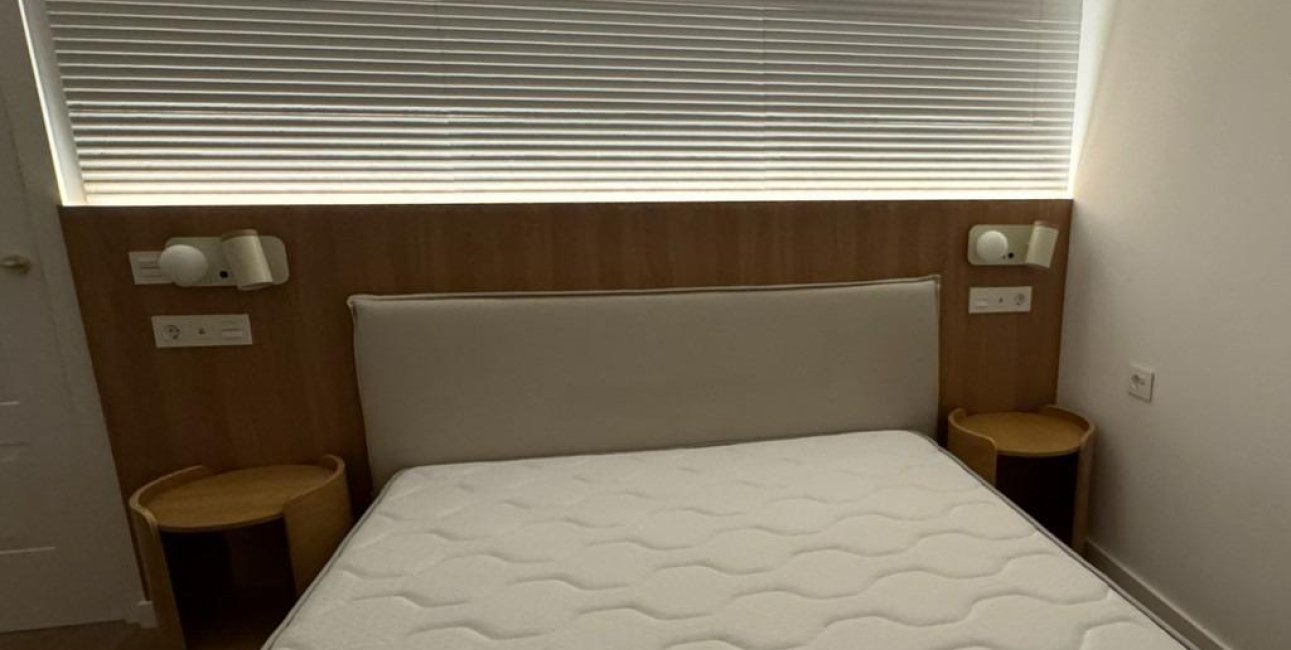 Resale - Apartment / flat -
Torrevieja - Punta prima