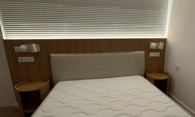 Resale - Apartment / flat -
Torrevieja - Punta prima