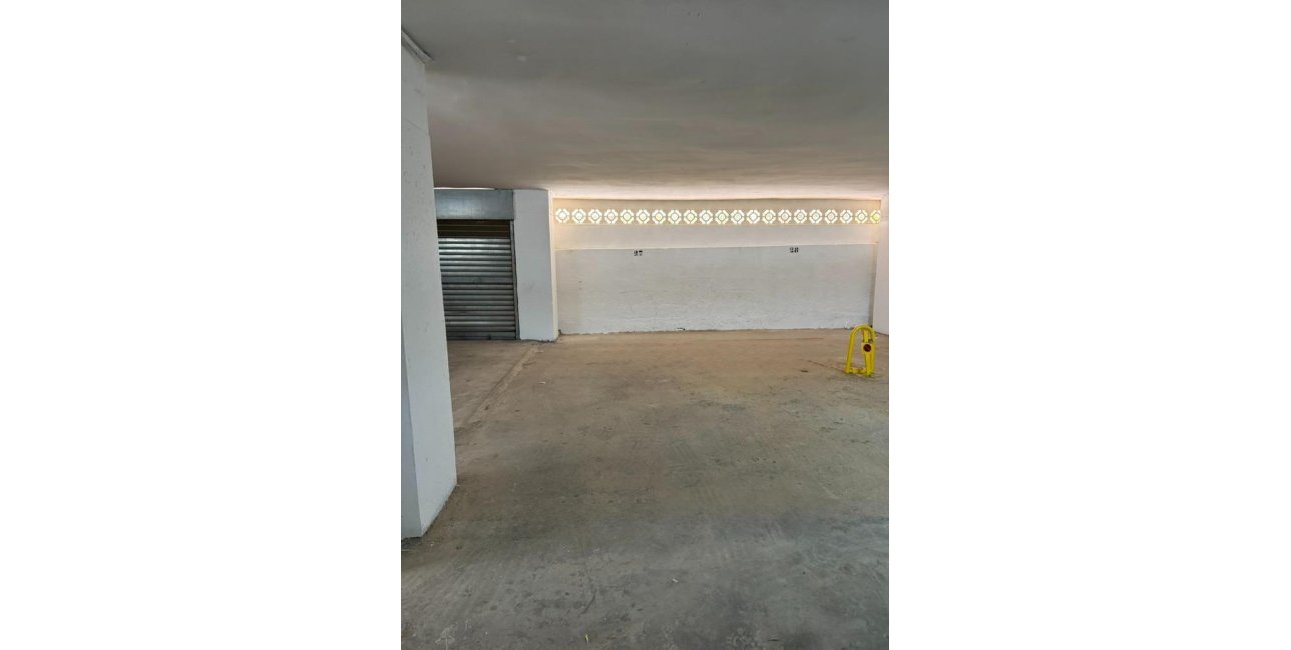 Resale - Apartment / flat -
Torrevieja - Punta prima