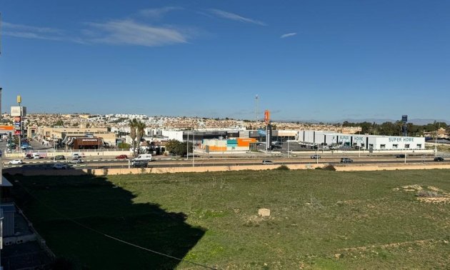 Resale - Apartment / flat -
Torrevieja - Punta prima