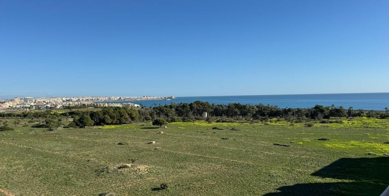 Resale - Apartment / flat -
Torrevieja - Punta prima