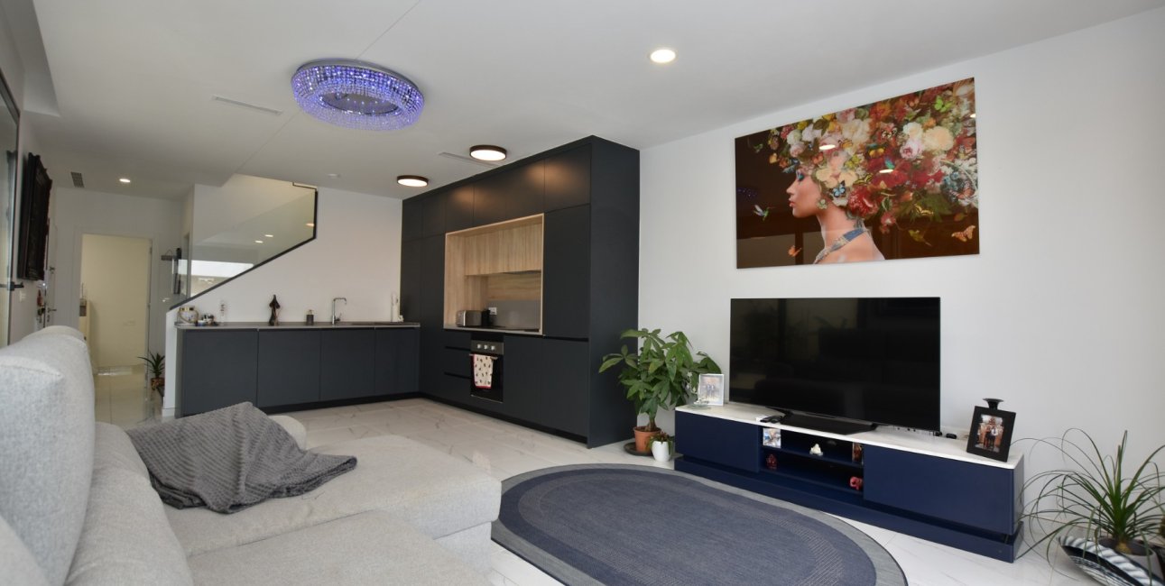 Rynek wtórny - Willa -
Los Montesinos - La Herrada