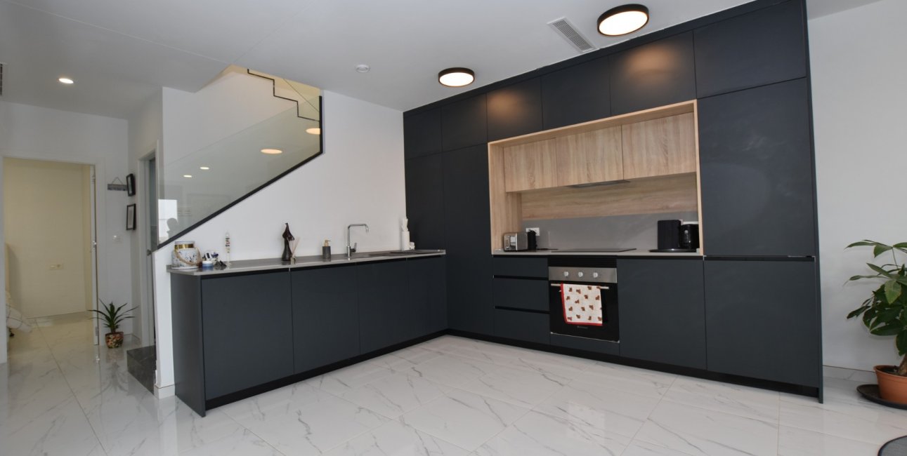 Rynek wtórny - Willa -
Los Montesinos - La Herrada